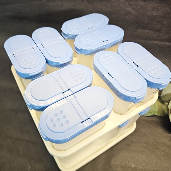 Tupperware Modular Mates Spice Carousel Set Of 16 Shaker Containers Vintage Blue - Picture 3 of 10